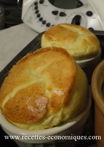 Soufflé gruyère roquefort au thermomix image