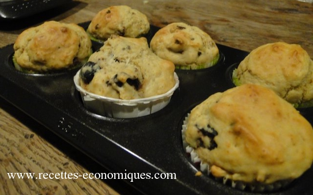 Muffins salés olives, tomates séchées et gruyère image