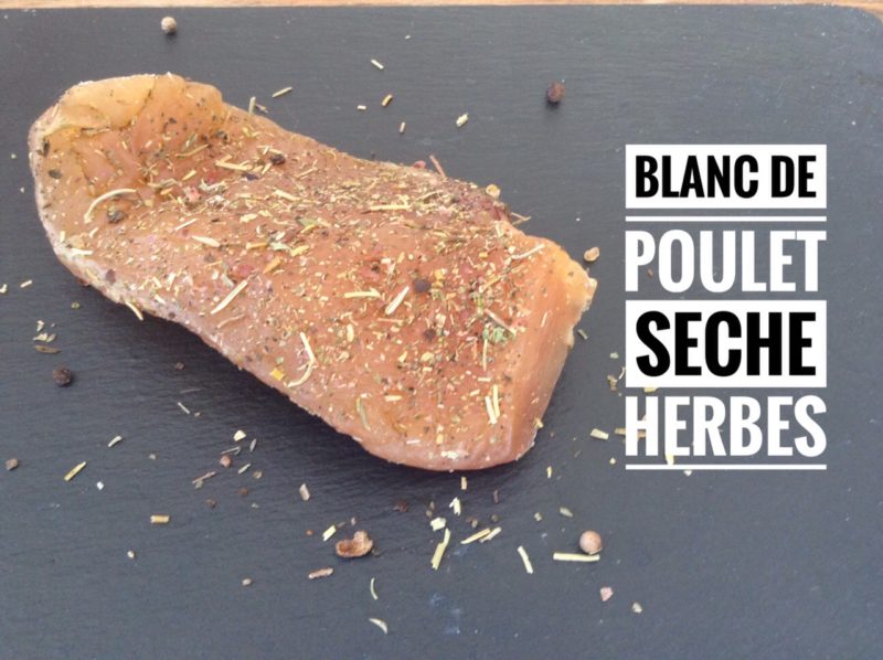 Blanc de poulet séché aux herbes image