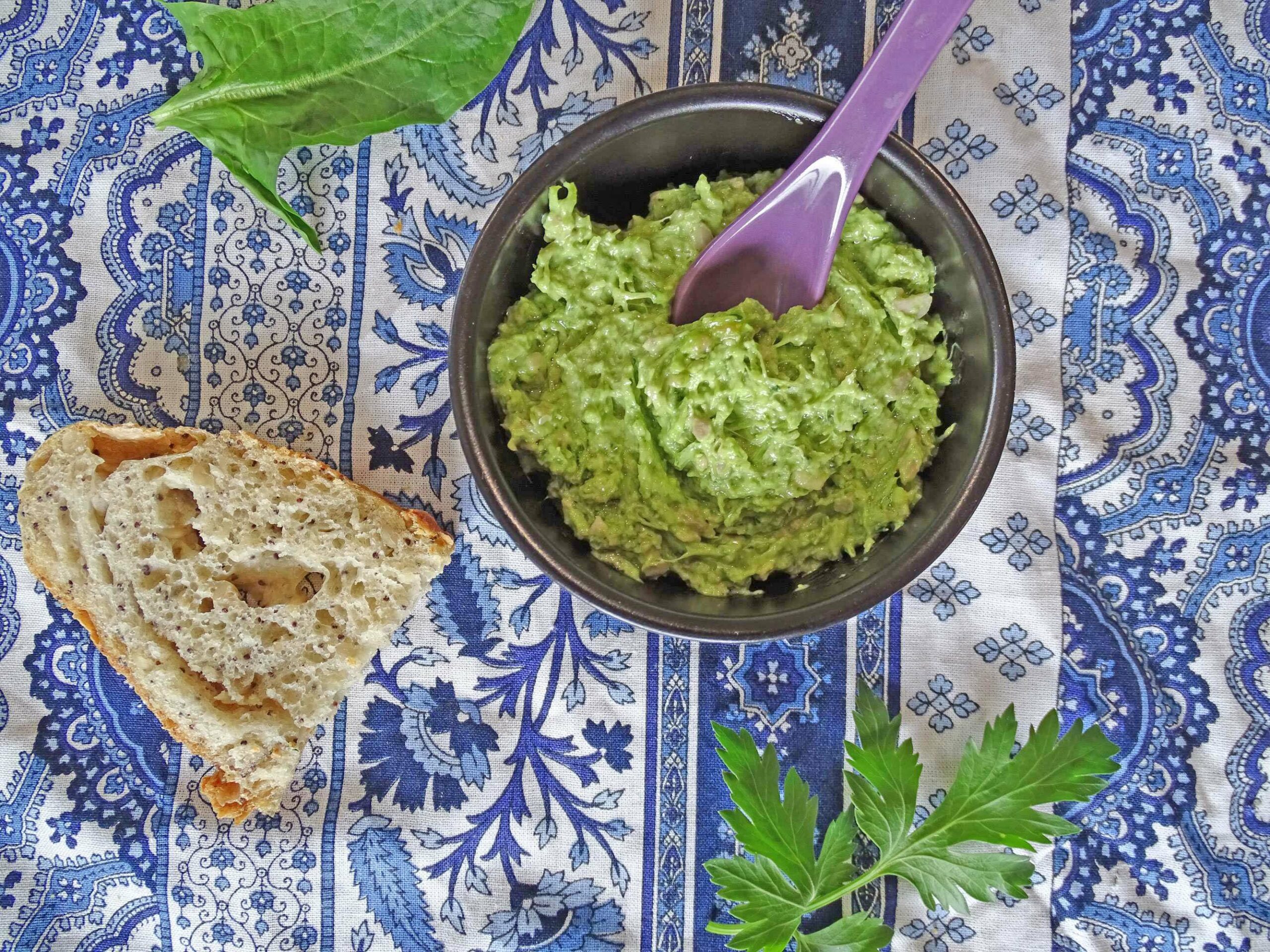 Pesto de tiges d’épinard et persil image